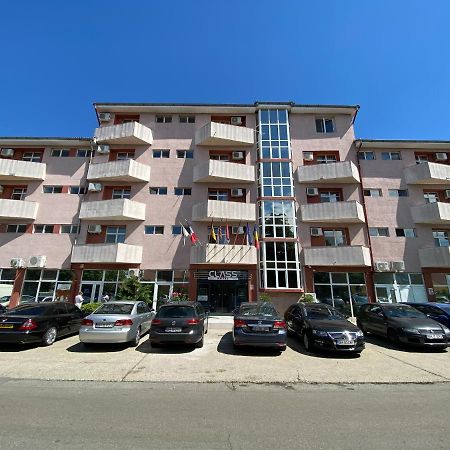 Hotel Class Орадя Экстерьер фото