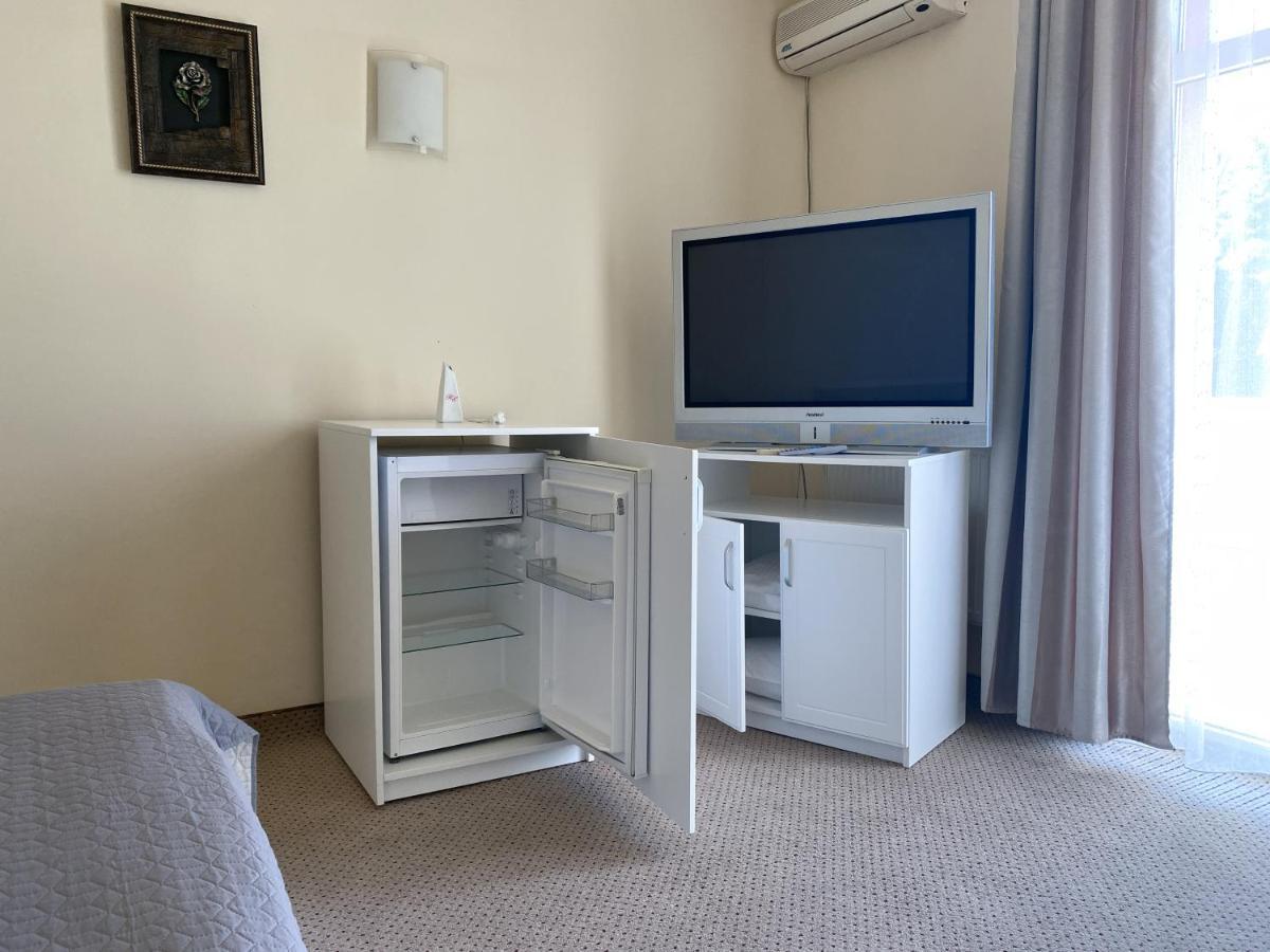 Hotel Class Орадя Экстерьер фото
